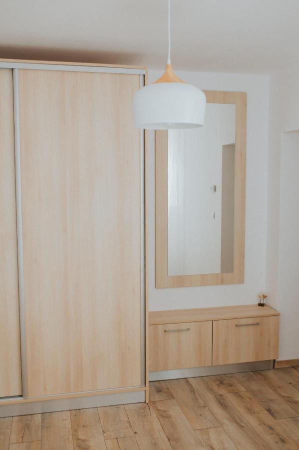 Regim Hotelier Lotusul Verde Oradea Exterior photo